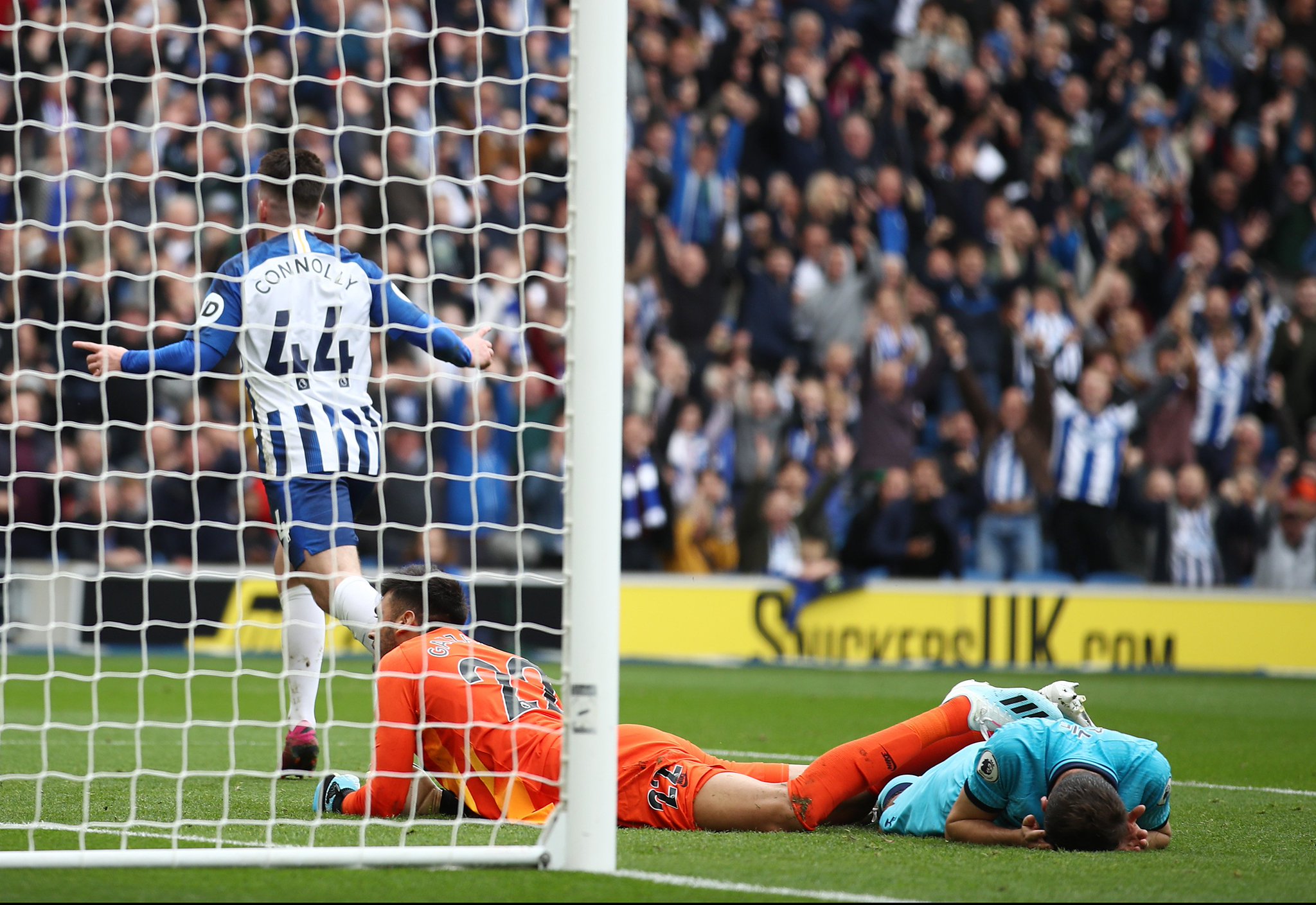 主裁先是判 主裁先是判